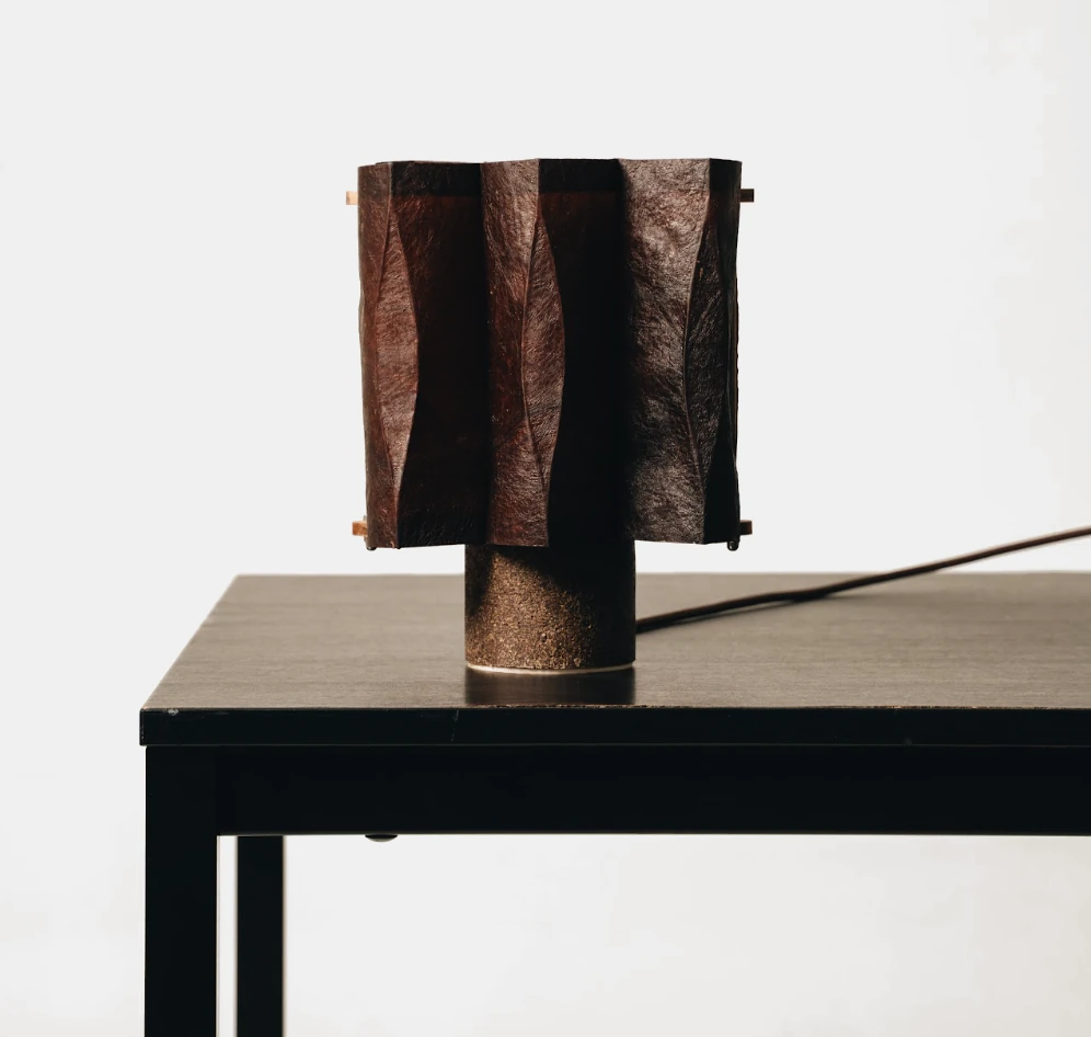 Tongkonan table lamp